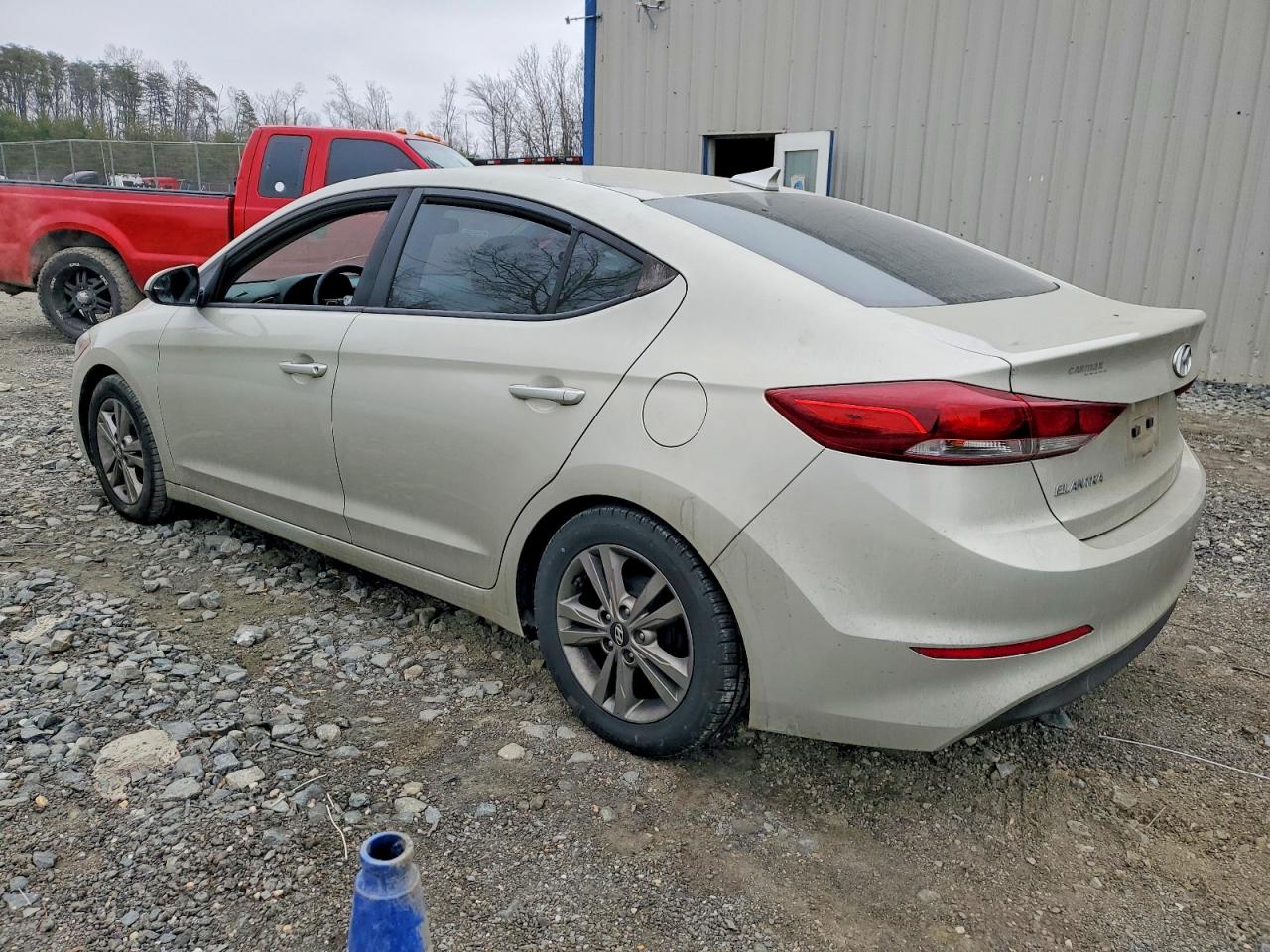 2017 HYUNDAI ELANTRA SE photo 2