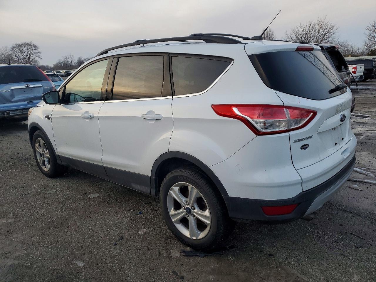 2016 FORD ESCAPE SE photo 2