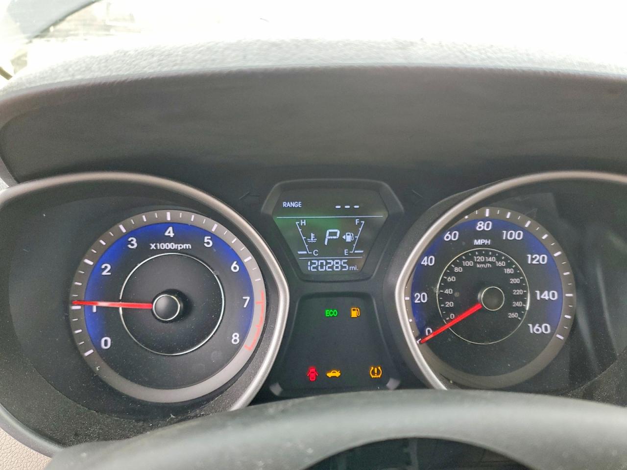 2014 HYUNDAI ELANTRA SE photo 9