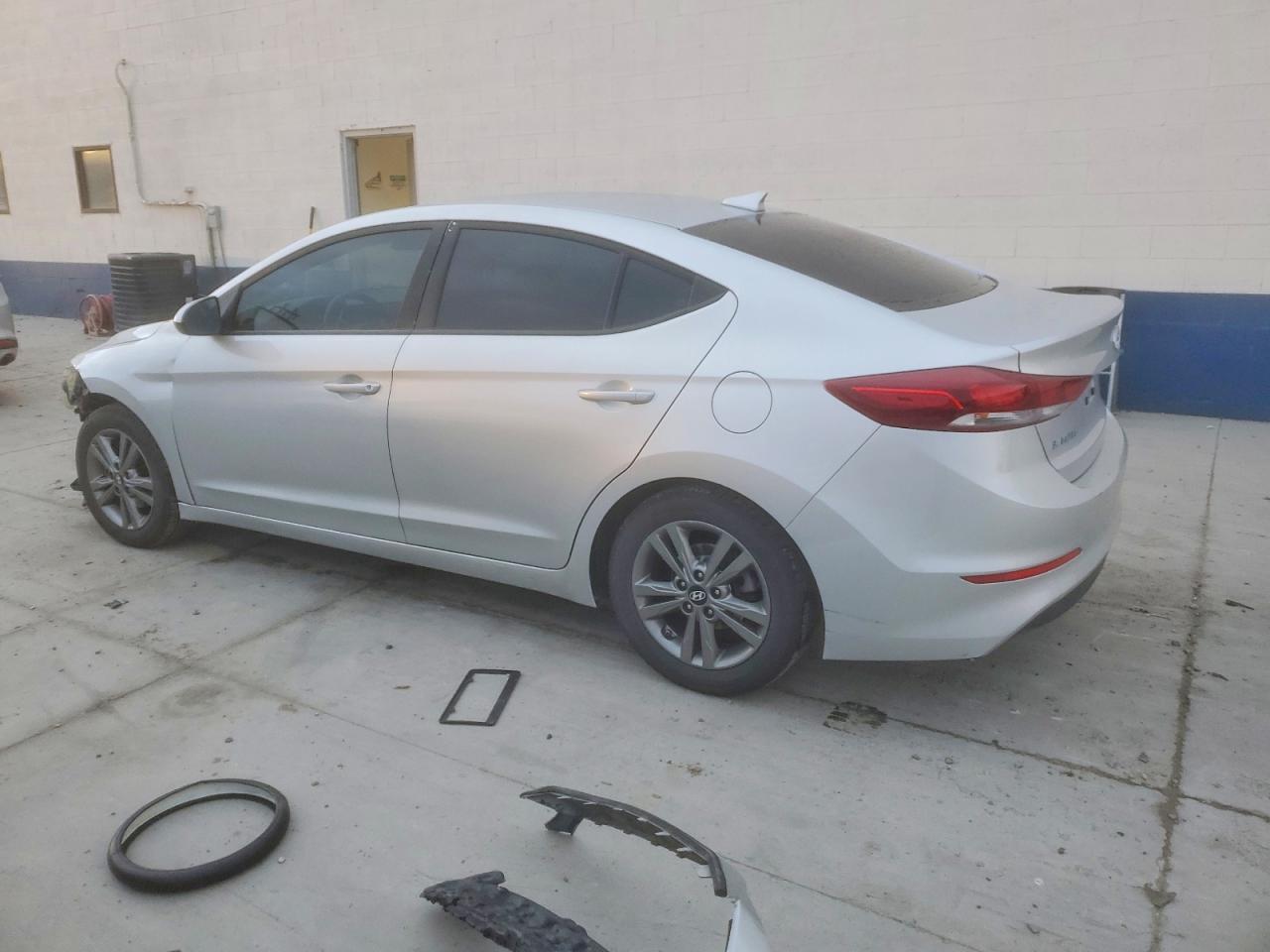 2018 HYUNDAI ELANTRA SEL photo 2