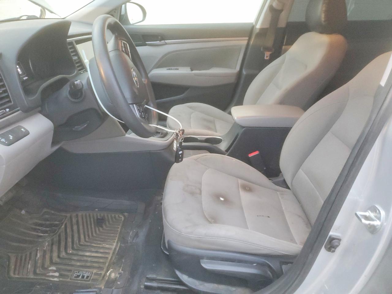2018 HYUNDAI ELANTRA SEL photo 7