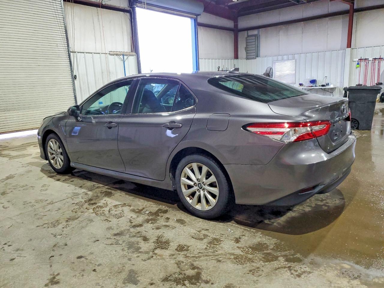 2019 TOYOTA CAMRY L photo 2
