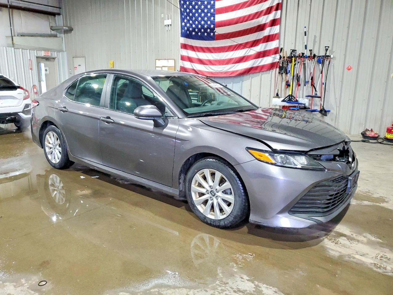 2019 TOYOTA CAMRY L photo 4