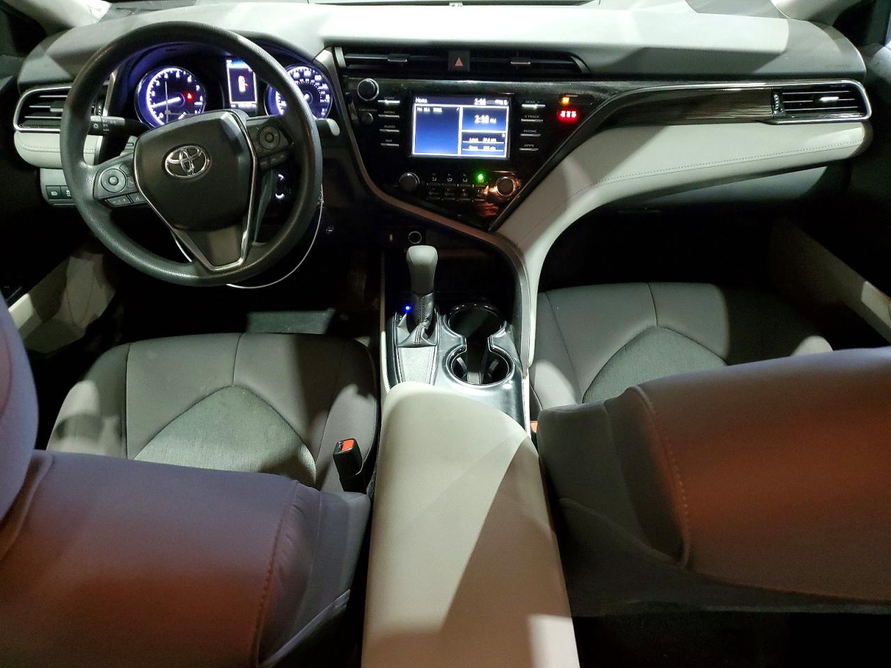 2019 TOYOTA CAMRY L photo 8
