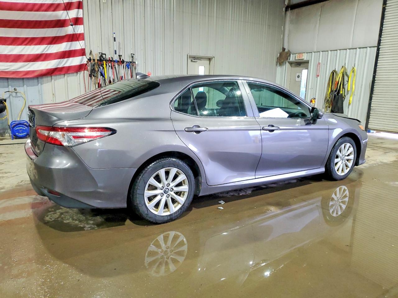 2019 TOYOTA CAMRY L photo 3