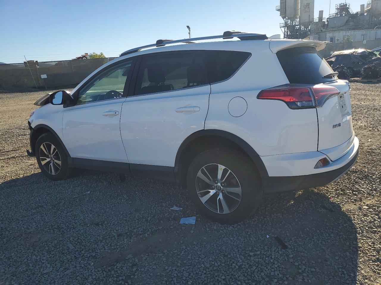 2018 TOYOTA RAV4 ADVENTURE photo 3