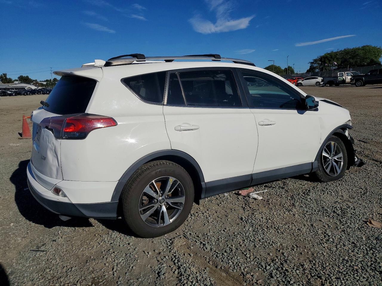 2018 TOYOTA RAV4 ADVENTURE photo 5