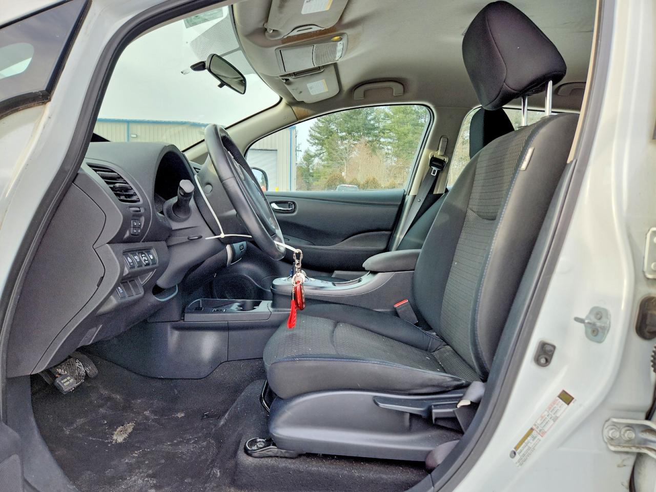 2015 NISSAN LEAF photo 7