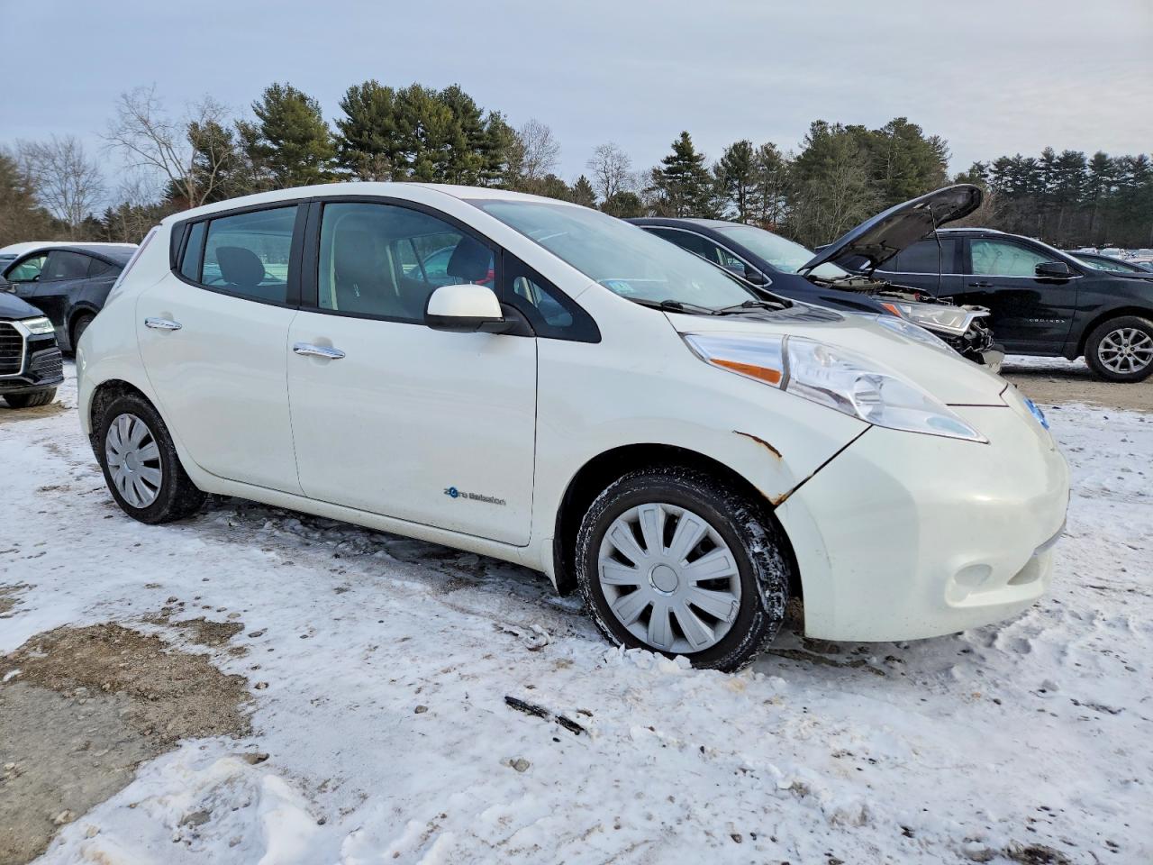 2015 NISSAN LEAF photo 4