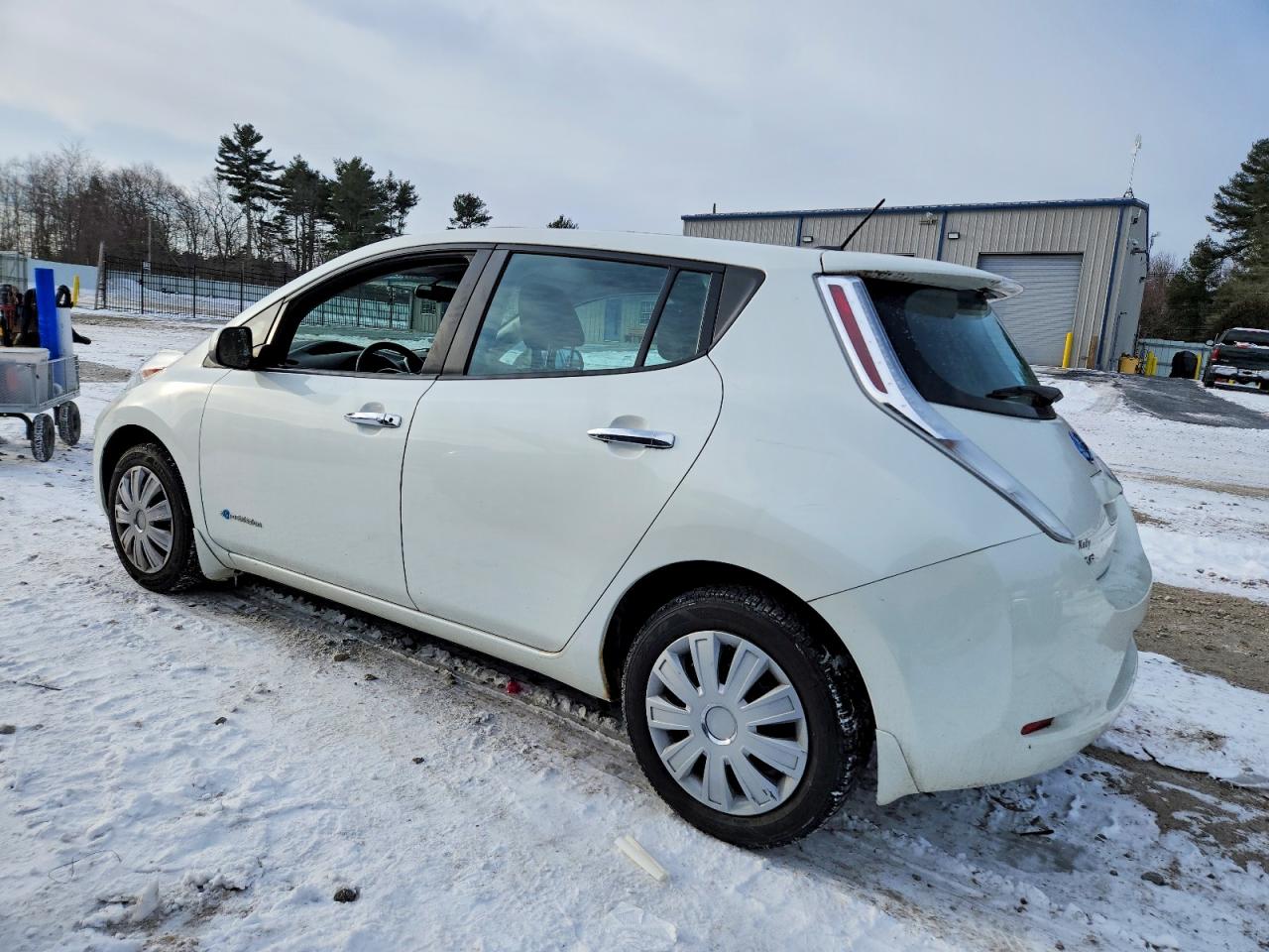 2015 NISSAN LEAF photo 2