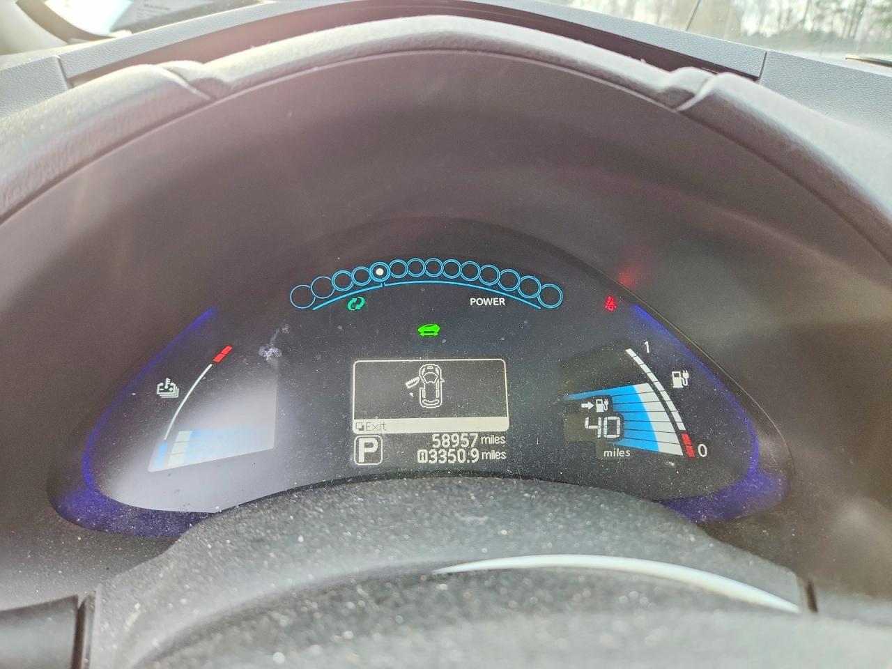 2015 NISSAN LEAF photo 9