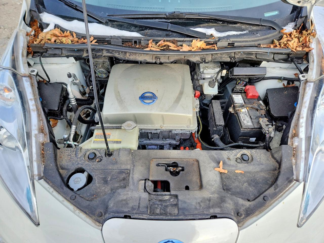 2015 NISSAN LEAF photo 11