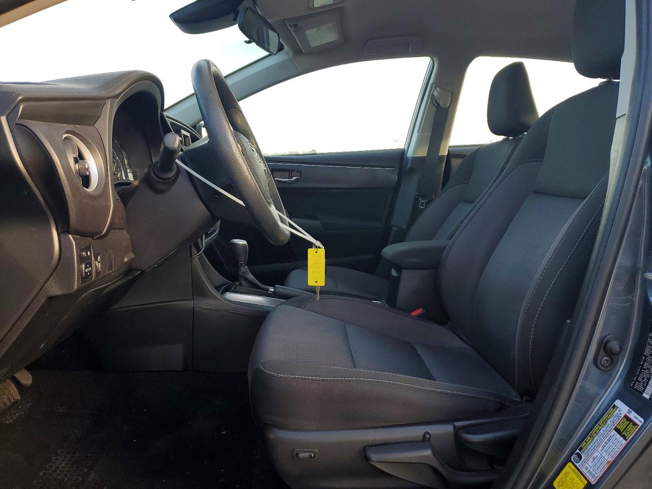 2017 TOYOTA COROLLA L photo 7