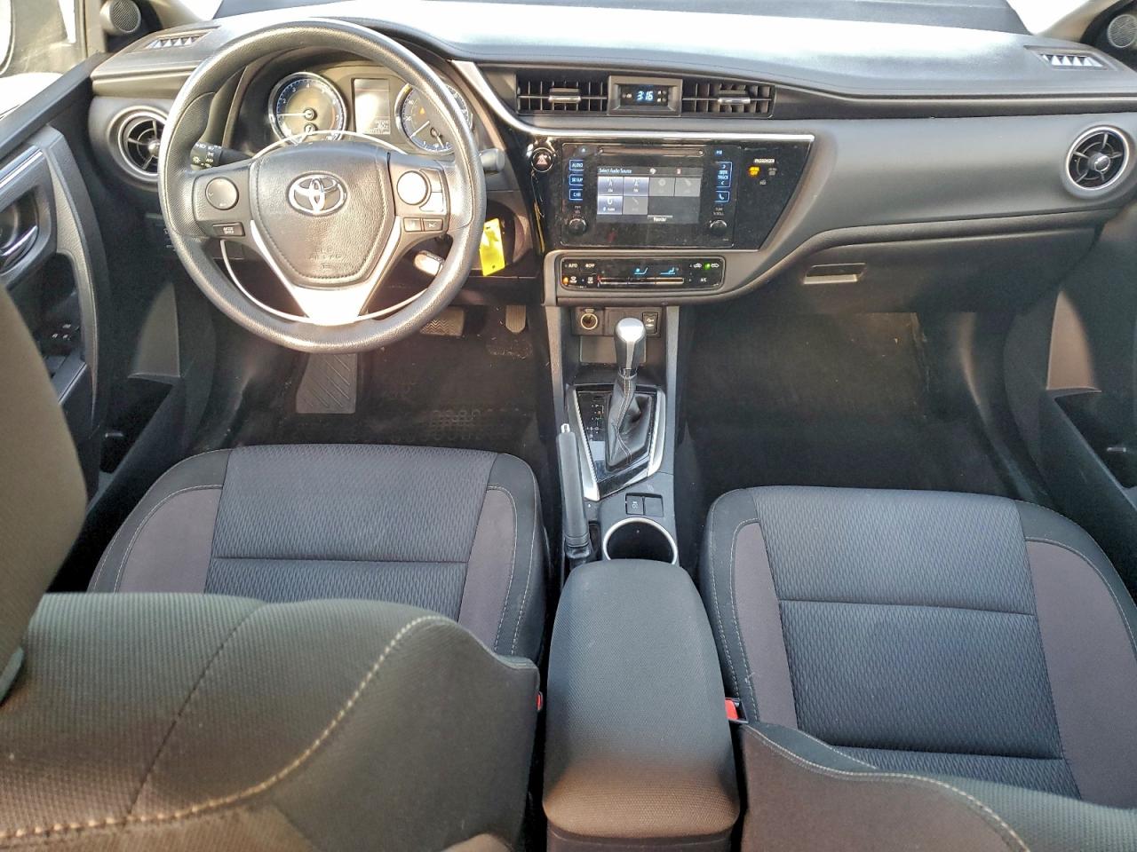 2017 TOYOTA COROLLA L photo 8