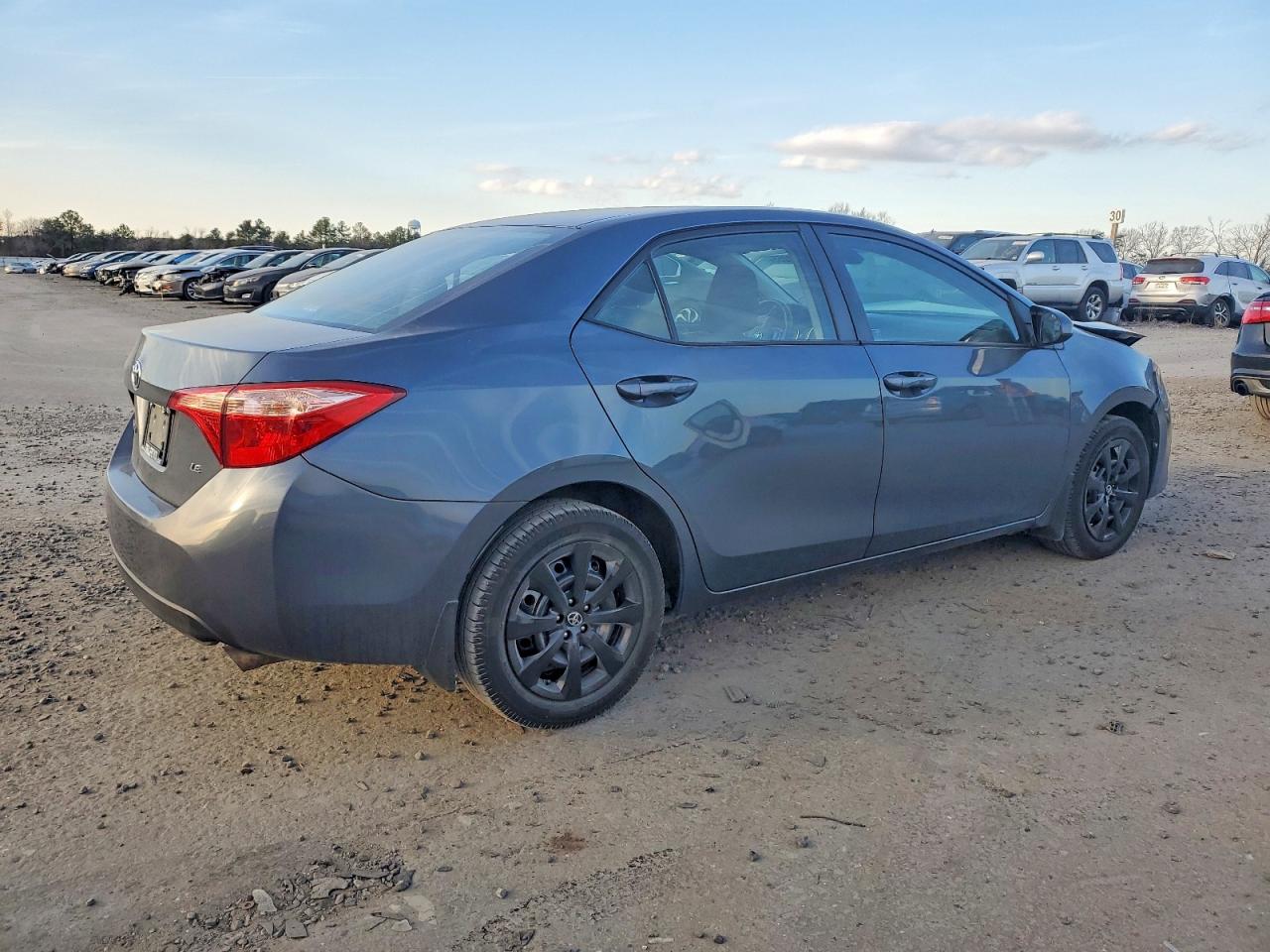 2017 TOYOTA COROLLA L photo 3
