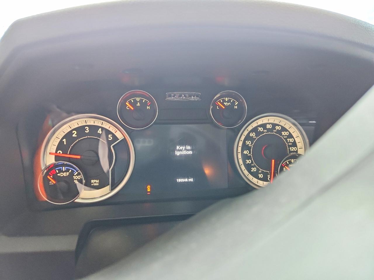 2014 RAM 1500 SLT photo 9