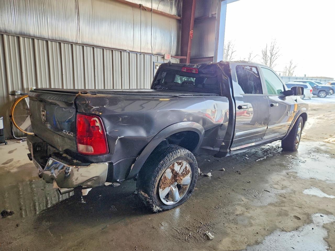 2014 RAM 1500 SLT photo 3