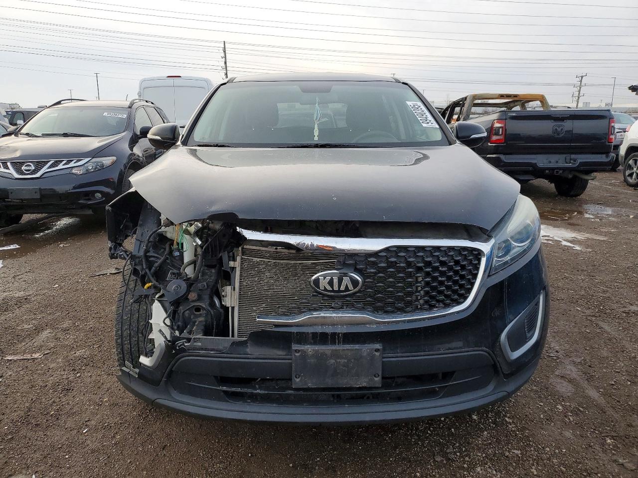 2017 KIA SORENTO LX photo 5