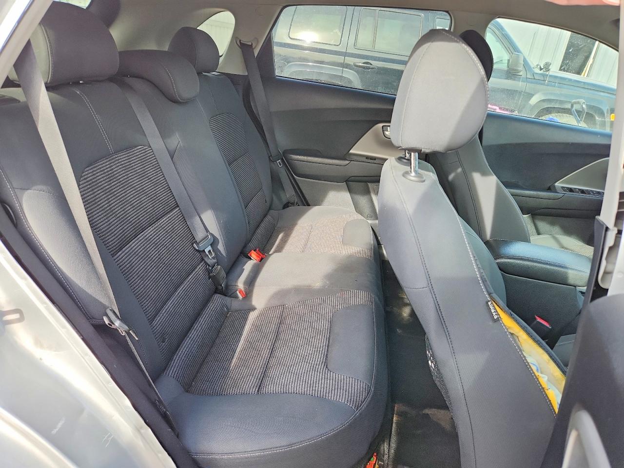 2020 KIA NIRO LX photo 10