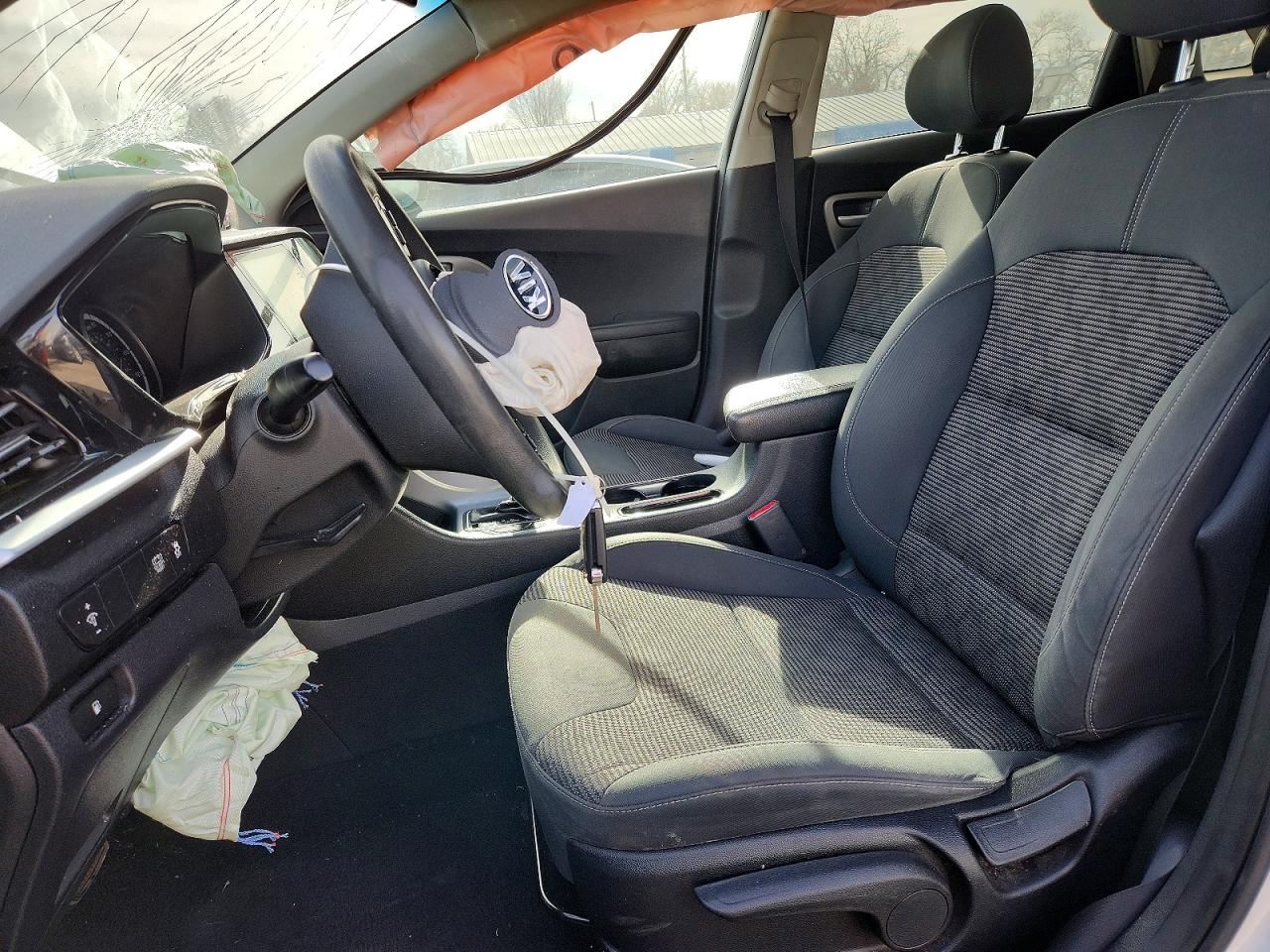 2020 KIA NIRO LX photo 7