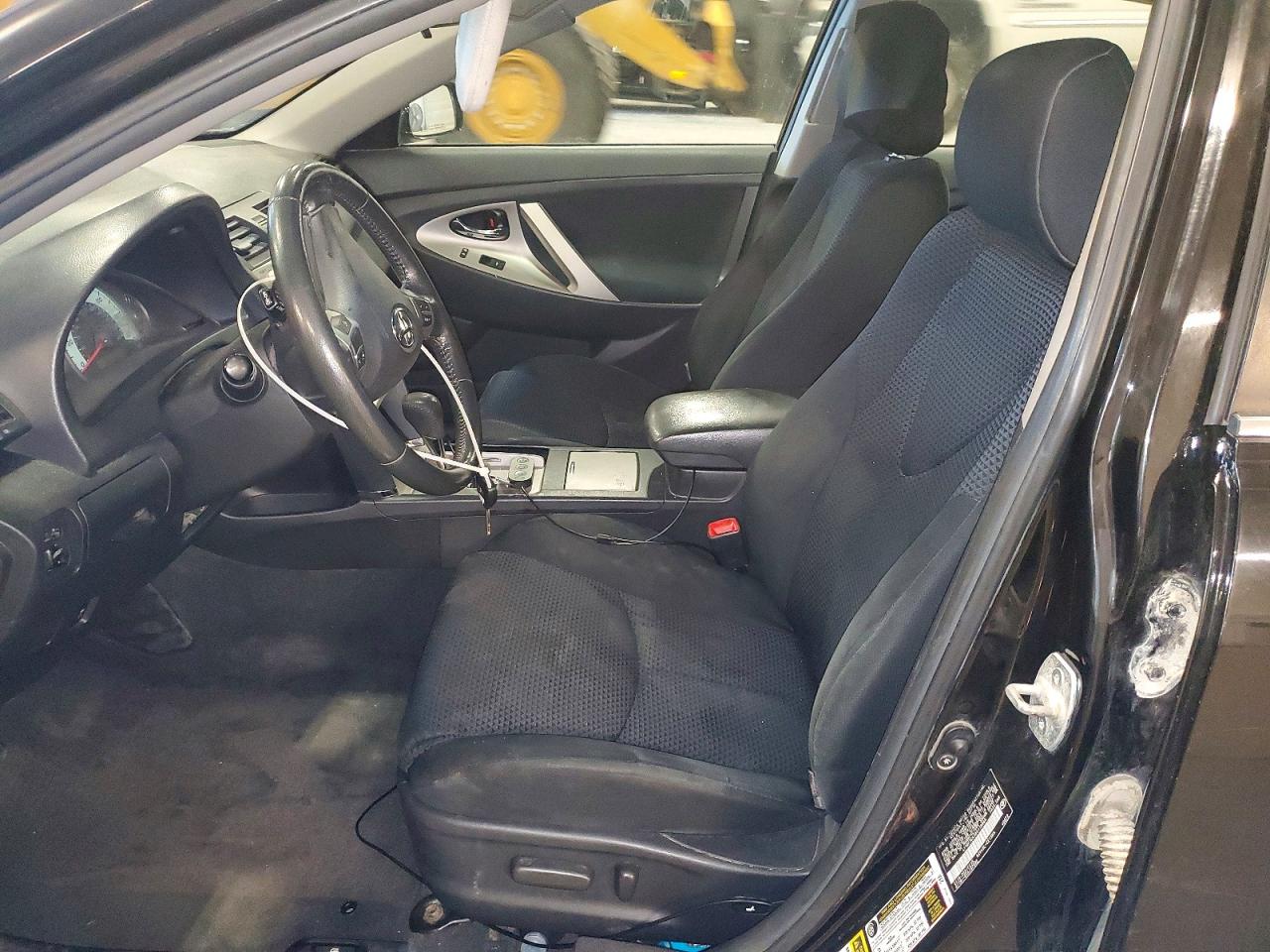 2011 TOYOTA CAMRY BASE photo 13