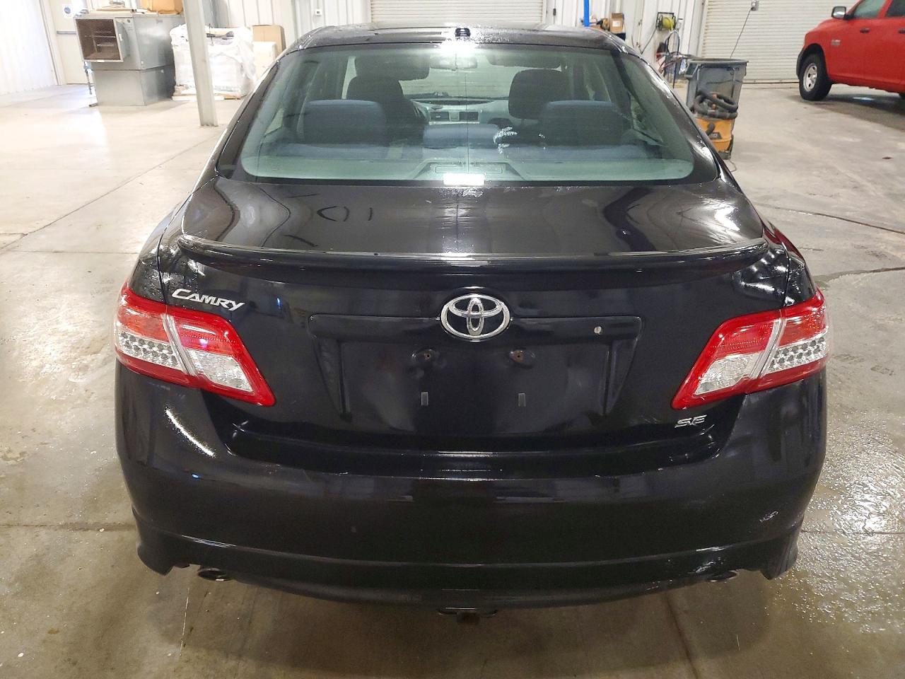 2011 TOYOTA CAMRY BASE photo 11