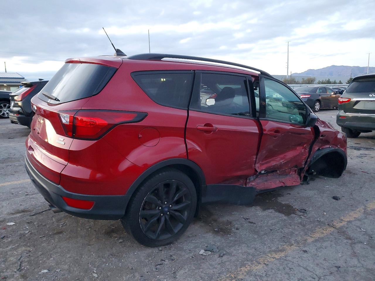 2019 FORD ESCAPE SE photo 5