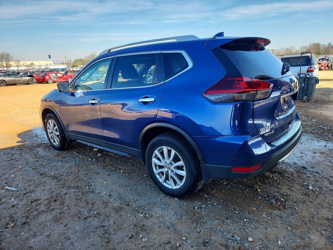 2018 NISSAN ROGUE SV photo 3