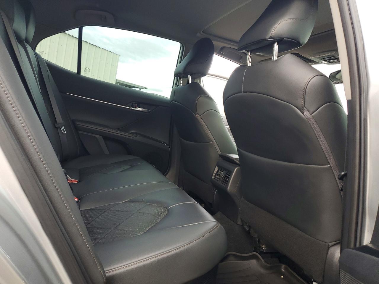 2019 TOYOTA CAMRY HYBRID photo 10