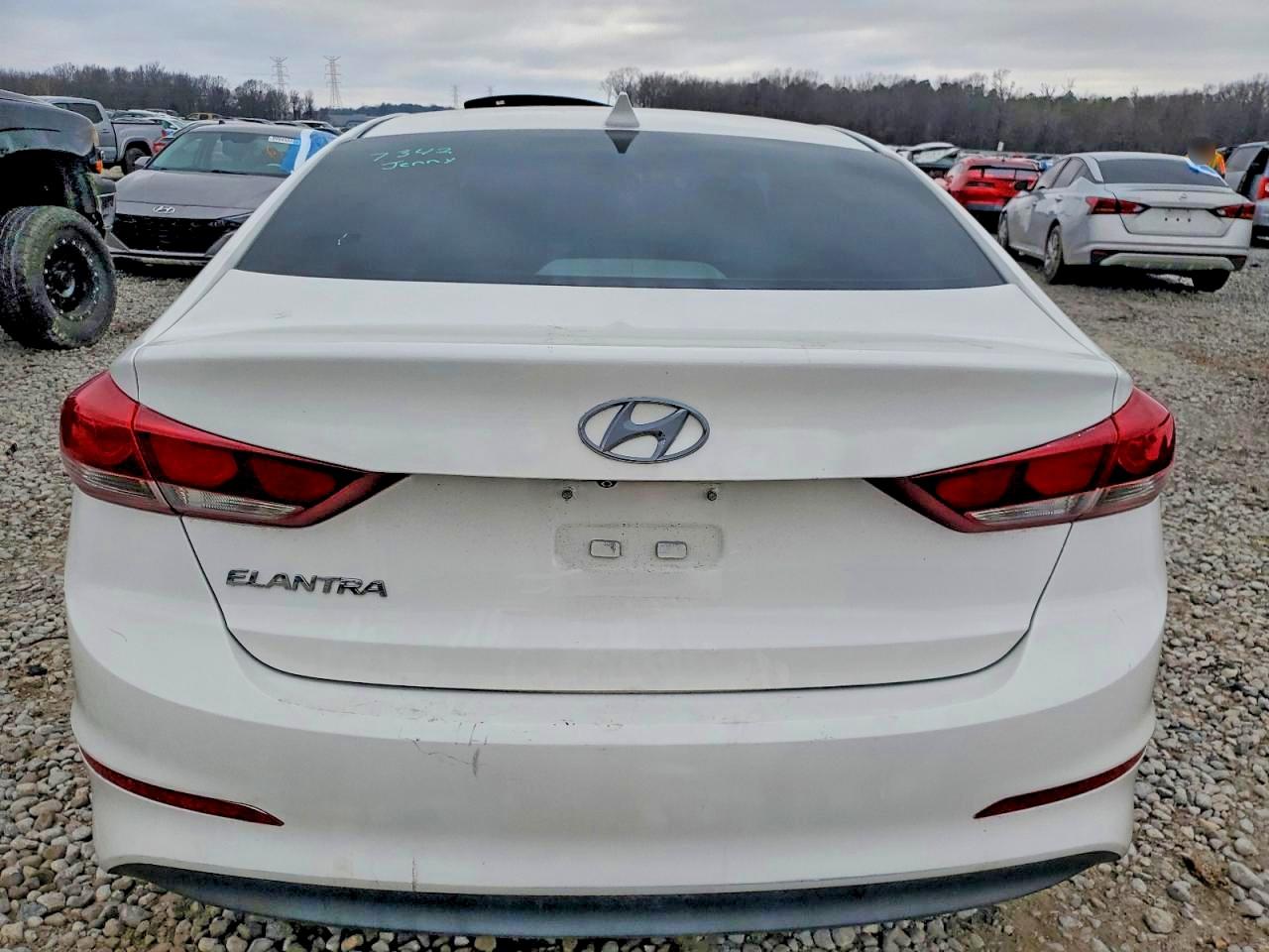 2017 HYUNDAI ELANTRA SE photo 6