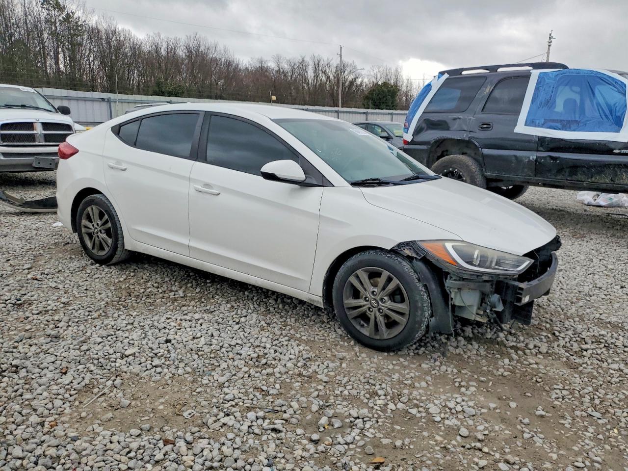 2017 HYUNDAI ELANTRA SE photo 4
