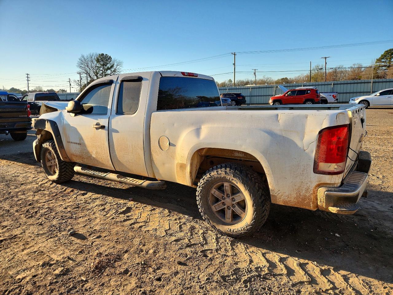 2010 CHEVROLET SILVERADO K1500 photo 3