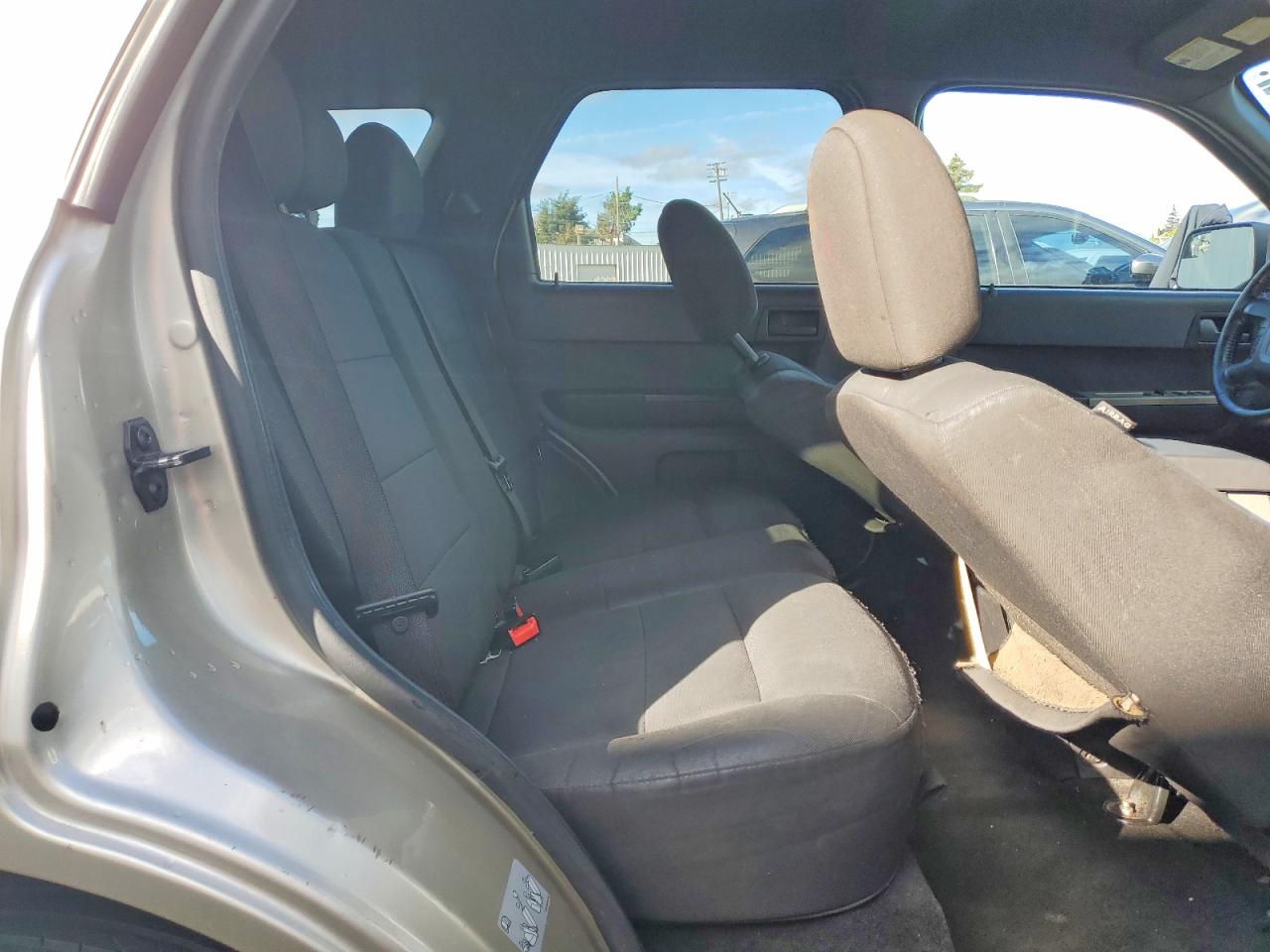 2010 FORD ESCAPE XLT photo 11