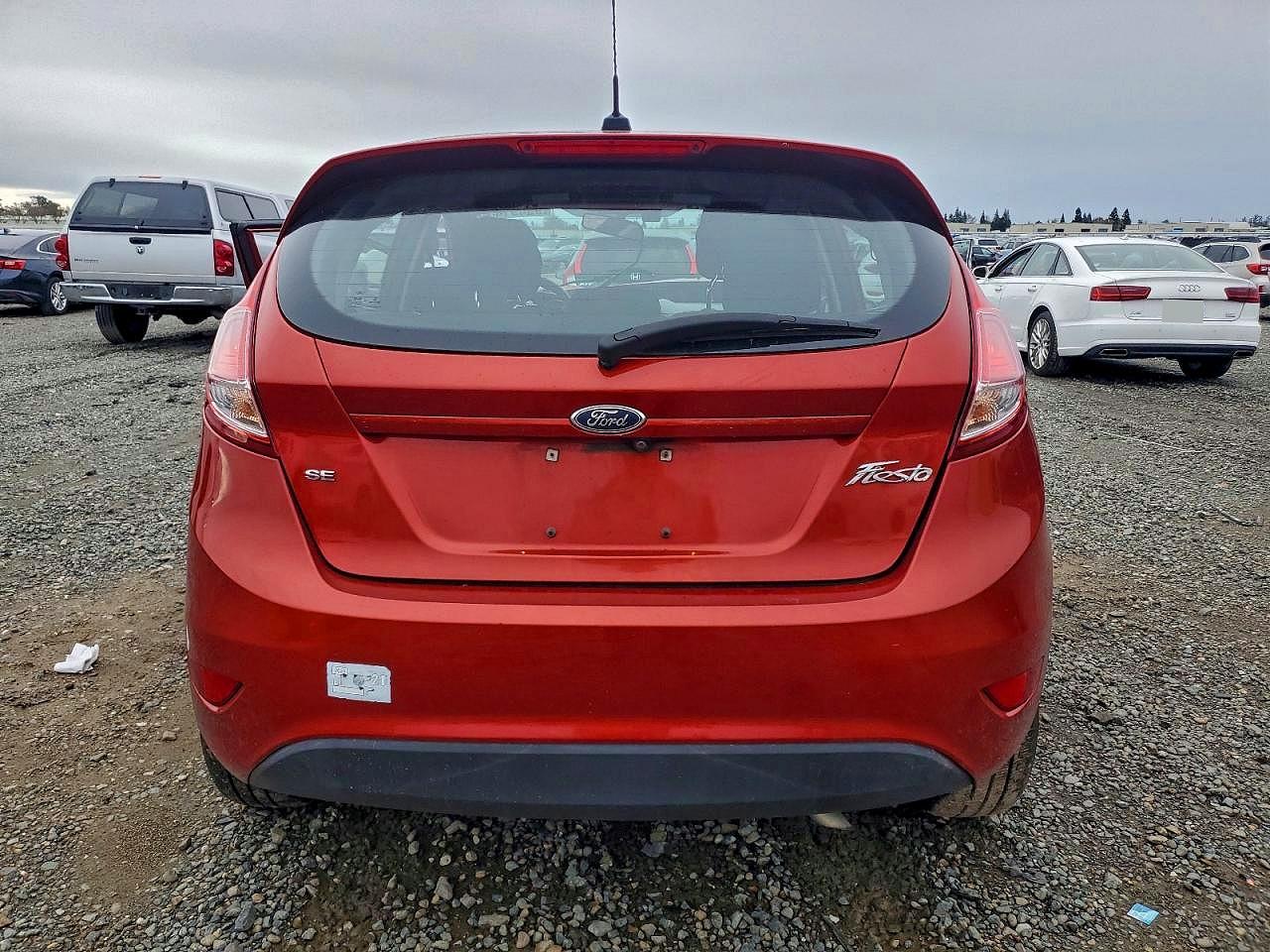 2018 FORD FIESTA SE photo 6
