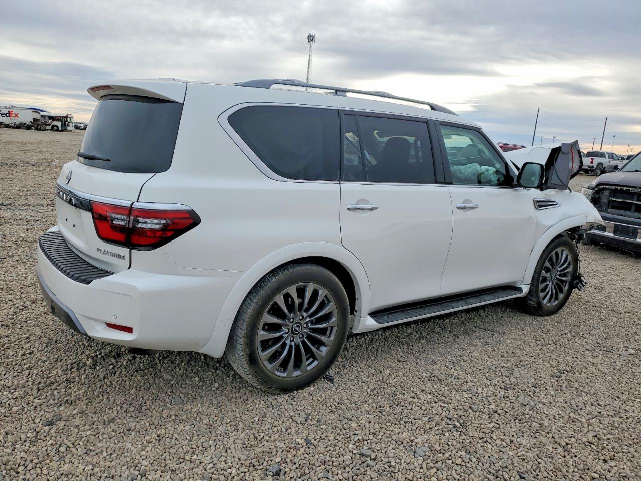 2024 NISSAN ARMADA photo 3