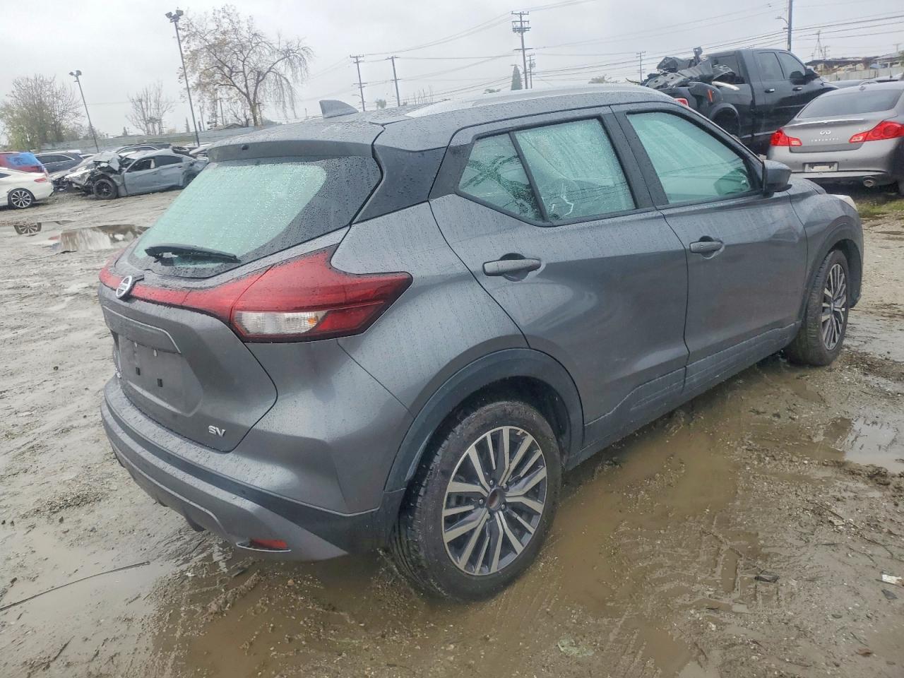2021 NISSAN KICKS SV photo 3