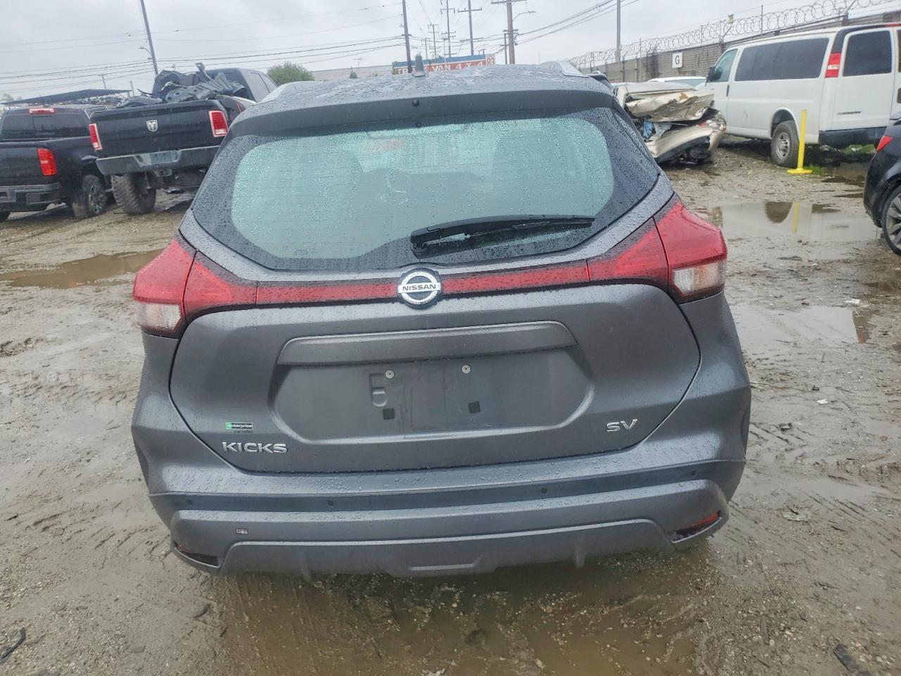 2021 NISSAN KICKS SV photo 6