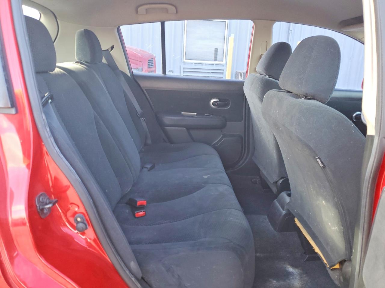 2011 NISSAN VERSA S photo 10