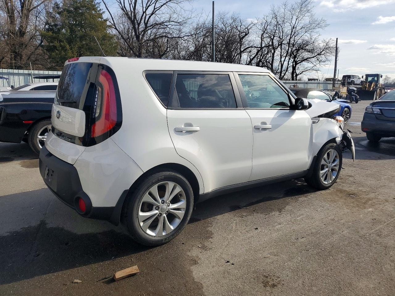 2015 KIA SOUL + photo 3