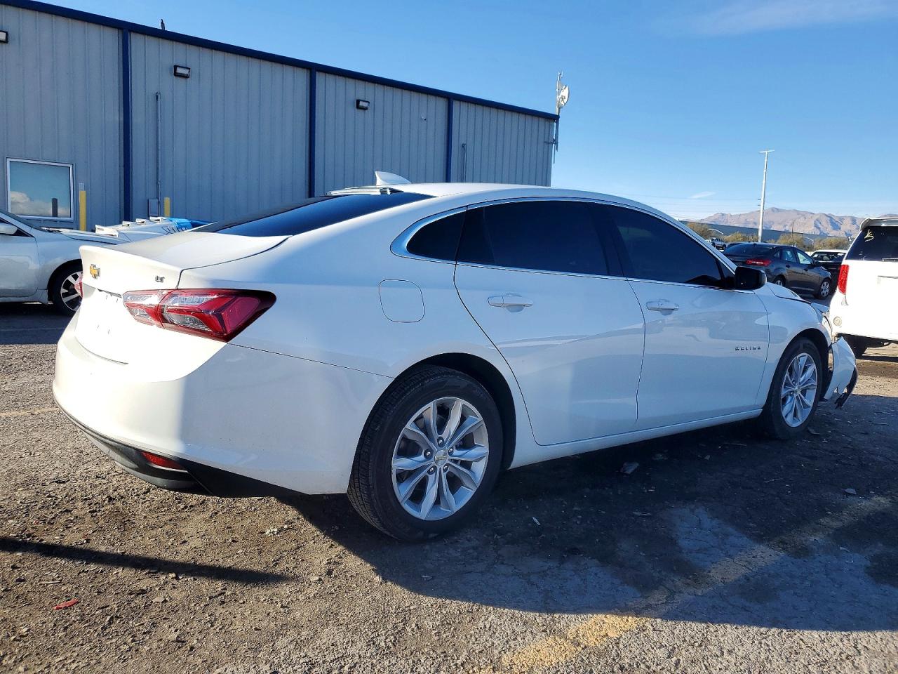 2022 CHEVROLET MALIBU LT photo 3