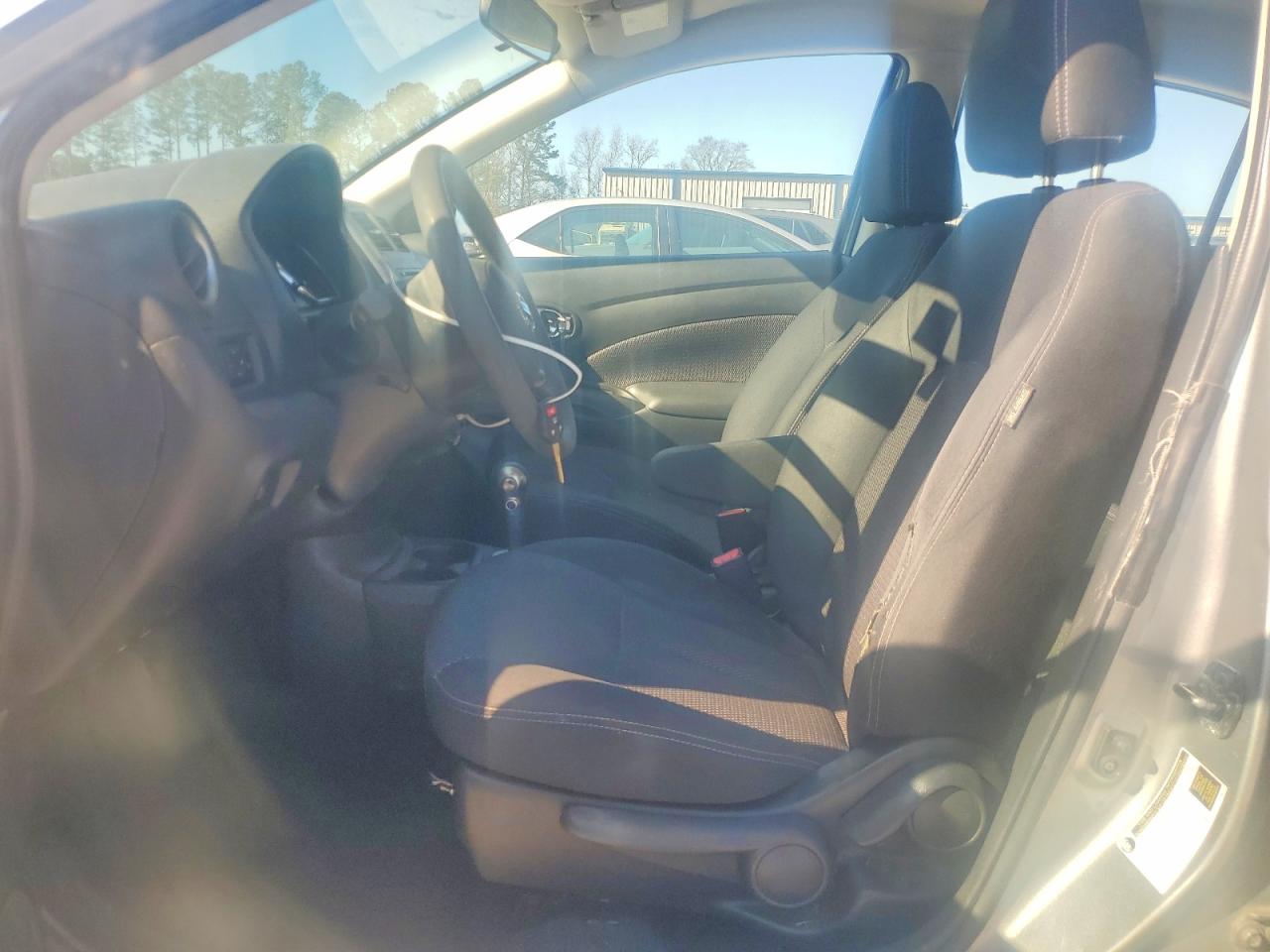 2014 NISSAN VERSA S photo 7