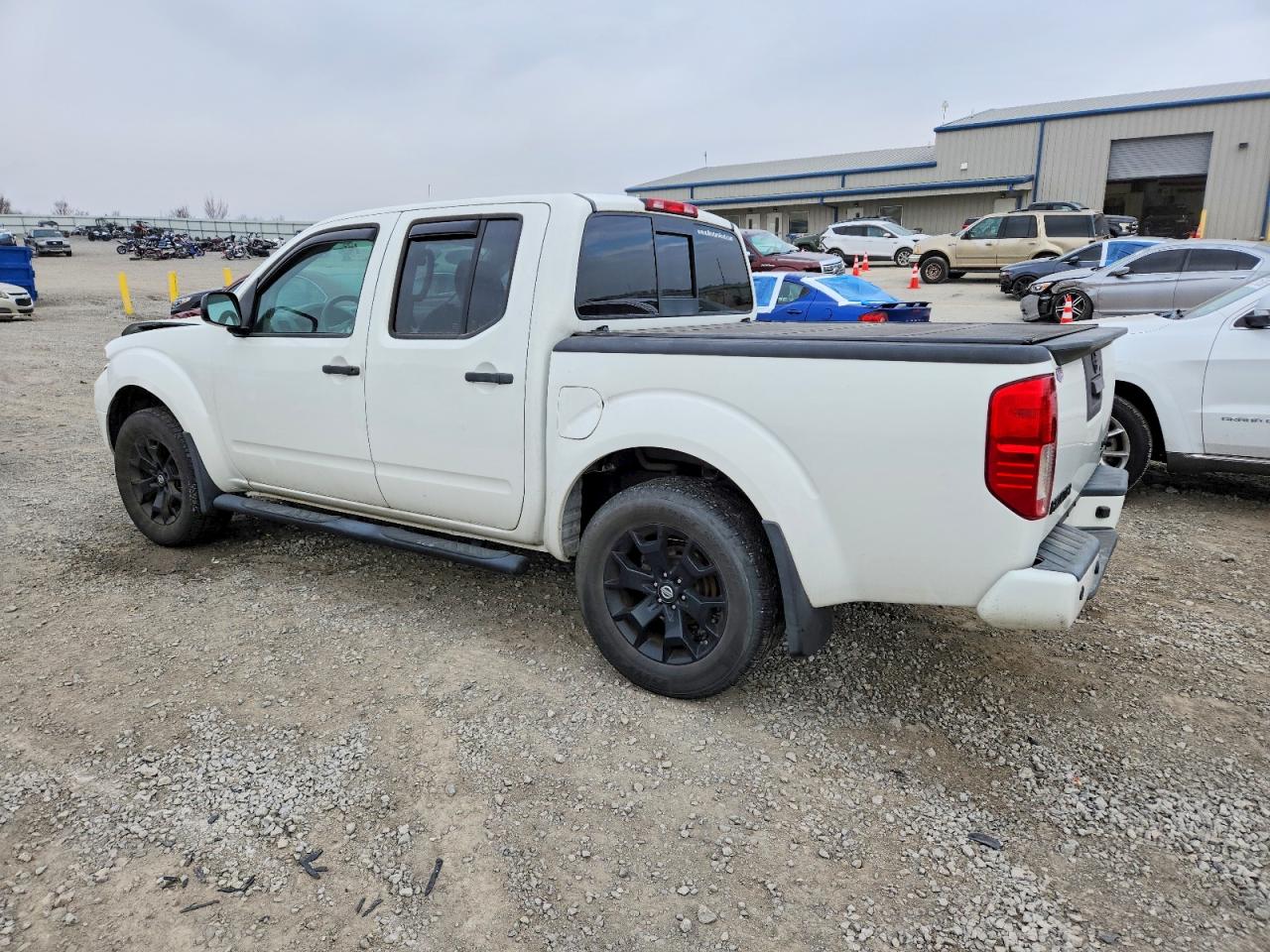 2019 NISSAN FRONTIER S photo 2