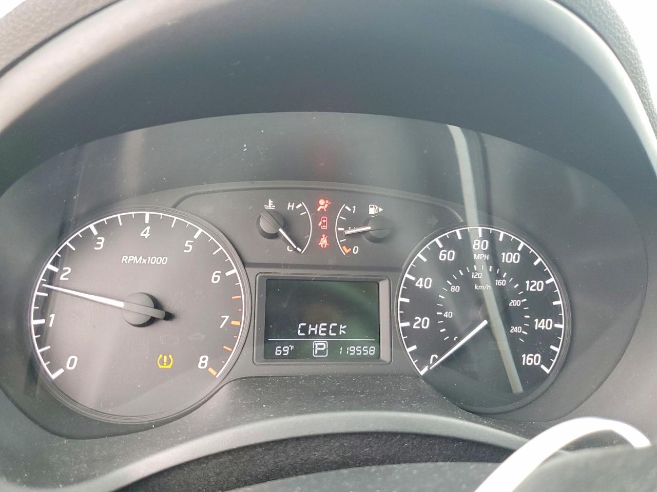 2016 NISSAN SENTRA S photo 9