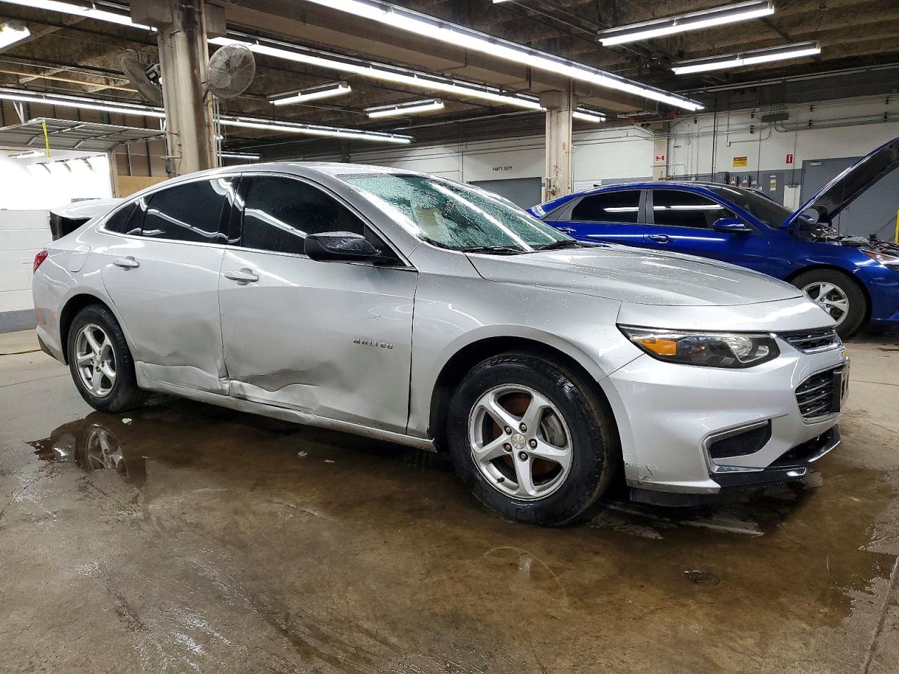 2018 CHEVROLET MALIBU LS photo 4