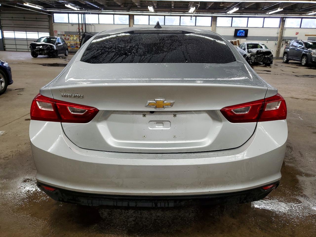 2018 CHEVROLET MALIBU LS photo 6