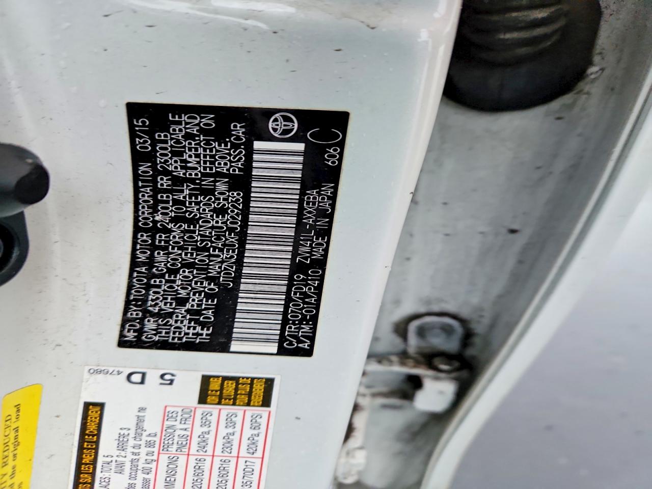 2015 TOYOTA PRIUS photo 13