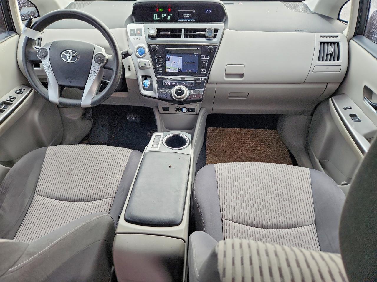 2015 TOYOTA PRIUS photo 8