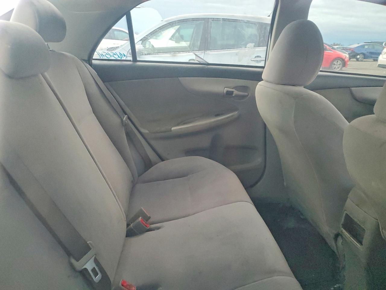 2011 TOYOTA COROLLA BASE photo 10