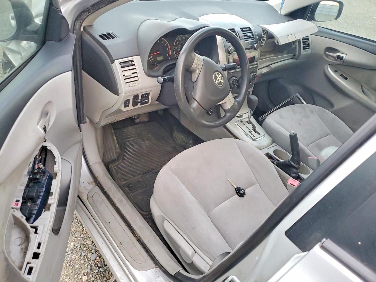 2011 TOYOTA COROLLA BASE photo 8