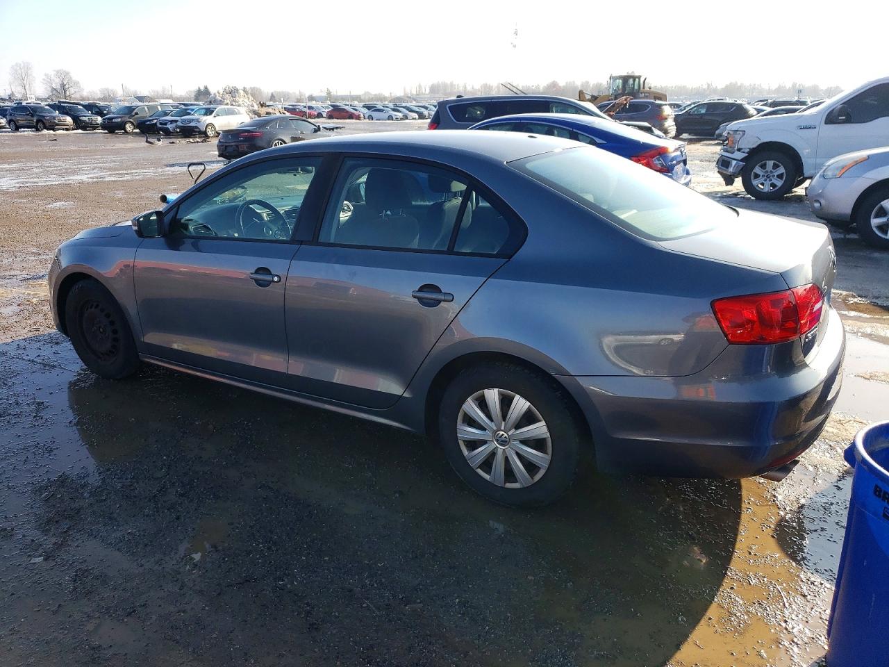2014 VOLKSWAGEN JETTA BASE photo 2